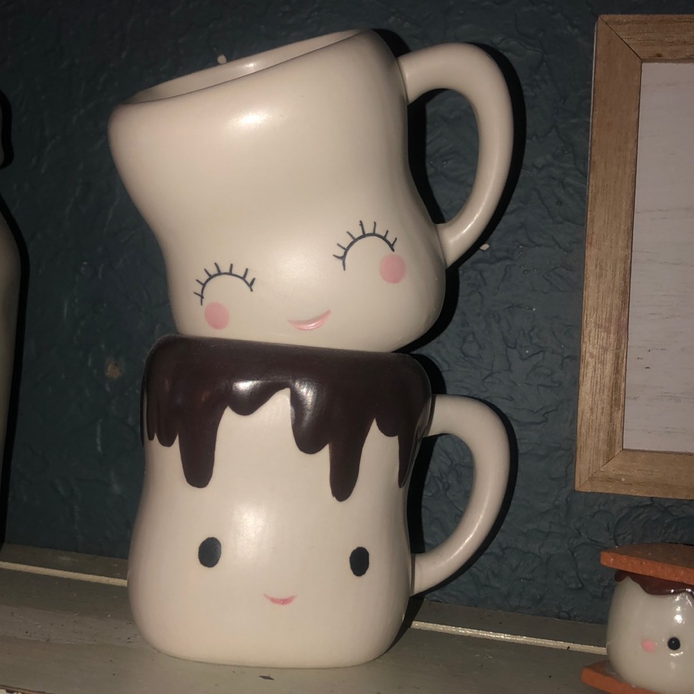 2 Marshmallow Mugs w/ Handles 180 Degrees